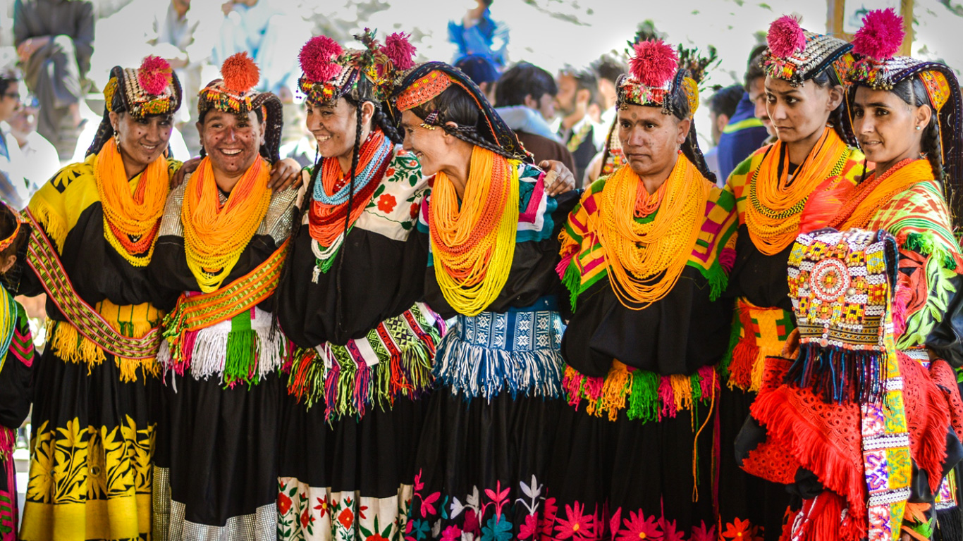 Viaggi di Gruppo Pakistan Festival Uchal Kalash