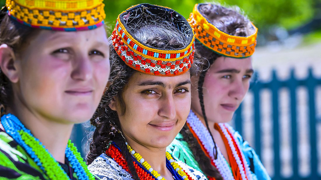 Viaggi di Gruppo Festival Uchal Kalash